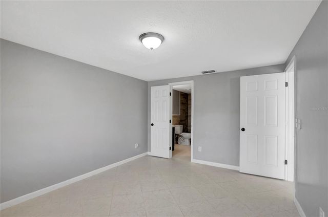 3202 RUSSETT DRIVE, Tampa, FL 33618