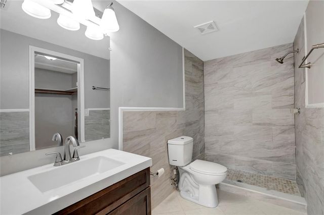 3202 RUSSETT DRIVE, Tampa, FL 33618