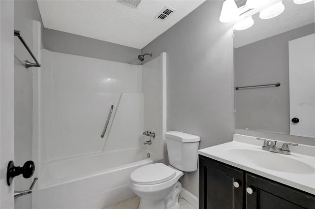 3202 RUSSETT DRIVE, Tampa, FL 33618