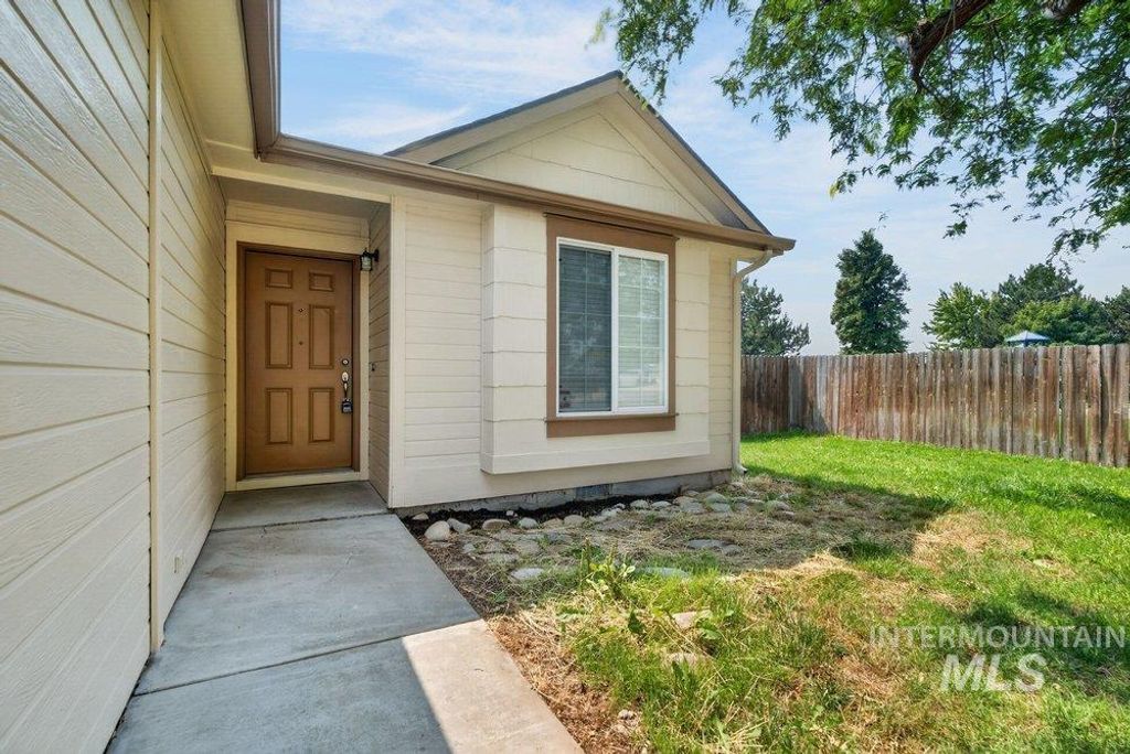 1521 W Kesler, Kuna, ID 83634 photo 2