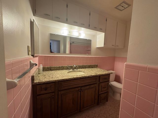 2215 Clawson Avenue, Royal Oak, MI 48073