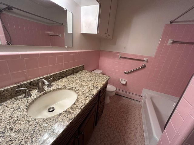 2215 Clawson Avenue, Royal Oak, MI 48073