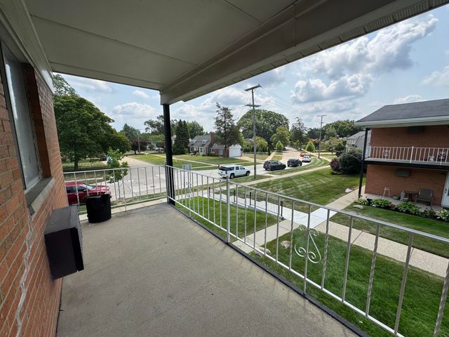 2215 Clawson Avenue, Royal Oak, MI 48073