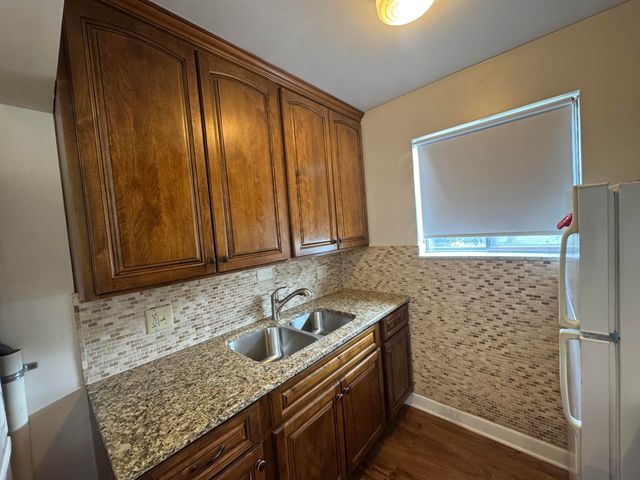 2215 Clawson Avenue, Royal Oak, MI 48073