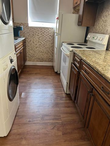 2215 Clawson Avenue, Royal Oak, MI 48073