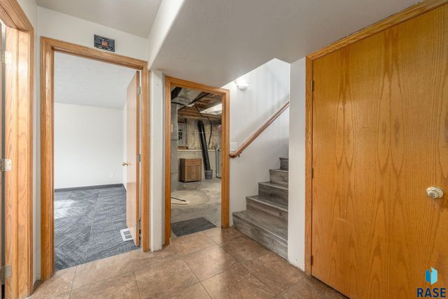 4409 E 37th St Street, Sioux Falls, SD 57103