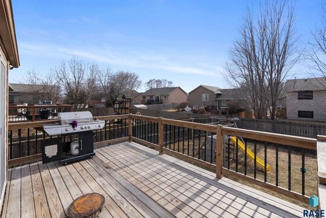 4409 E 37th St Street, Sioux Falls, SD 57103