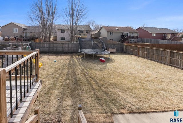 4409 E 37th St Street, Sioux Falls, SD 57103