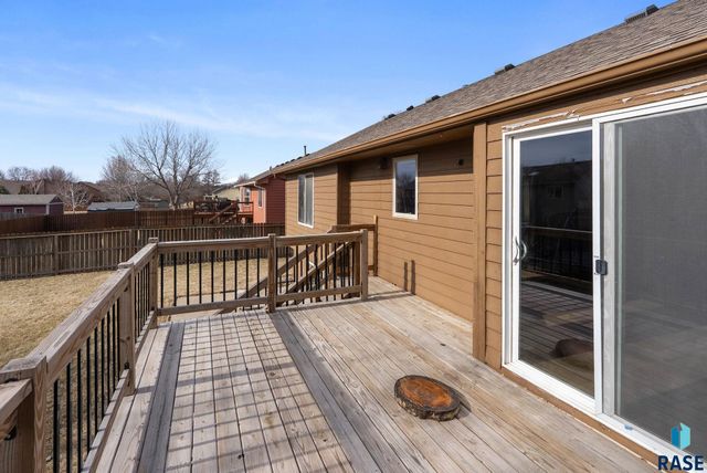 4409 E 37th St Street, Sioux Falls, SD 57103