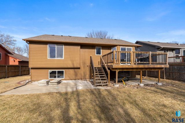 4409 E 37th St Street, Sioux Falls, SD 57103