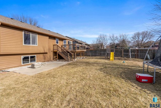 4409 E 37th St Street, Sioux Falls, SD 57103