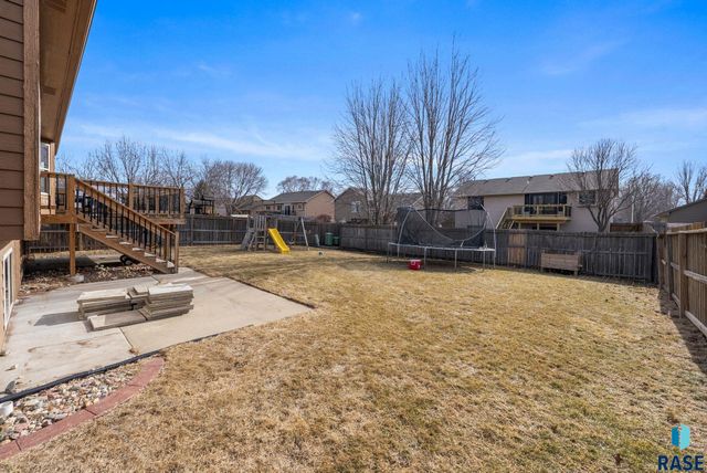 4409 E 37th St Street, Sioux Falls, SD 57103