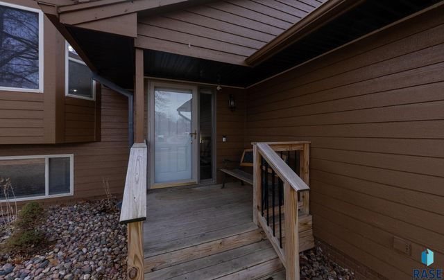 4409 E 37th St Street, Sioux Falls, SD 57103