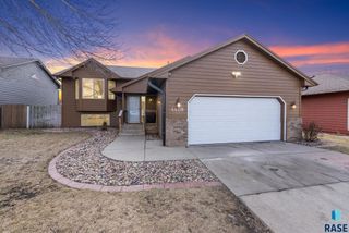 4409 E 37th St Street, Sioux Falls, SD 57103