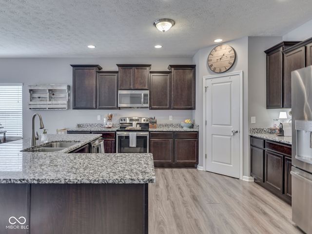 3691 Woodruff Place, Bargersville, IN 46106
