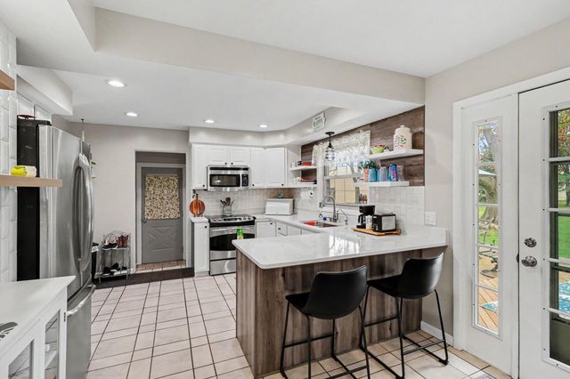 1332 E Kilgore Road, Portage City, MI 49002