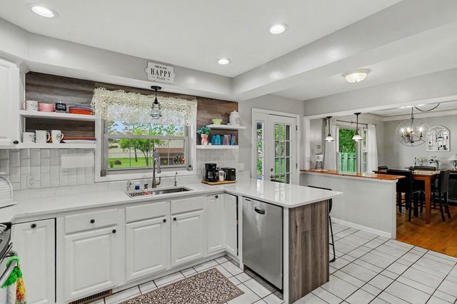 1332 E Kilgore Road, Portage City, MI 49002