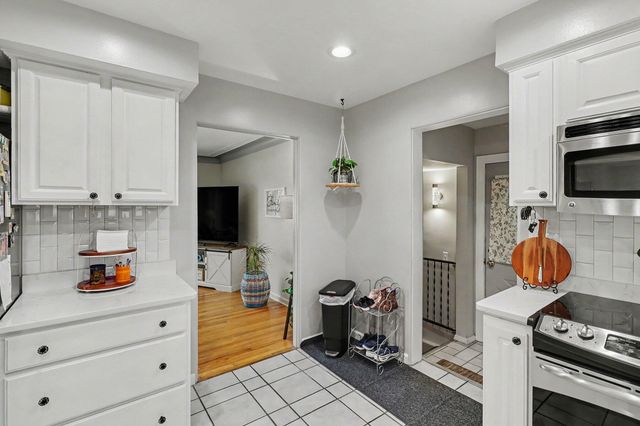 1332 E Kilgore Road, Portage City, MI 49002