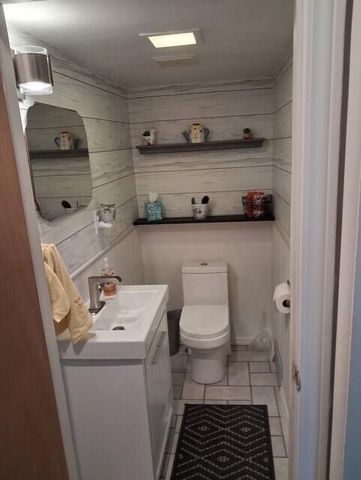 1332 E Kilgore Road, Portage City, MI 49002