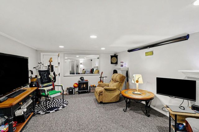 1332 E Kilgore Road, Portage City, MI 49002