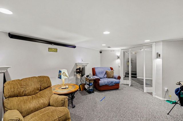 1332 E Kilgore Road, Portage City, MI 49002