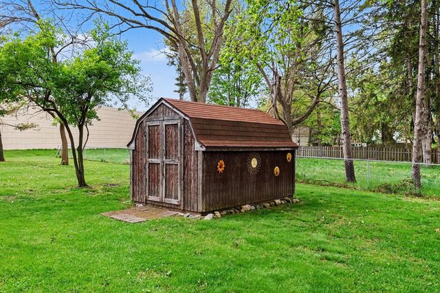 1332 E Kilgore Road, Portage City, MI 49002