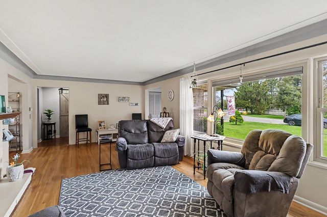1332 E Kilgore Road, Portage City, MI 49002