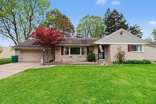 1332 E Kilgore Road, Portage City, MI 49002