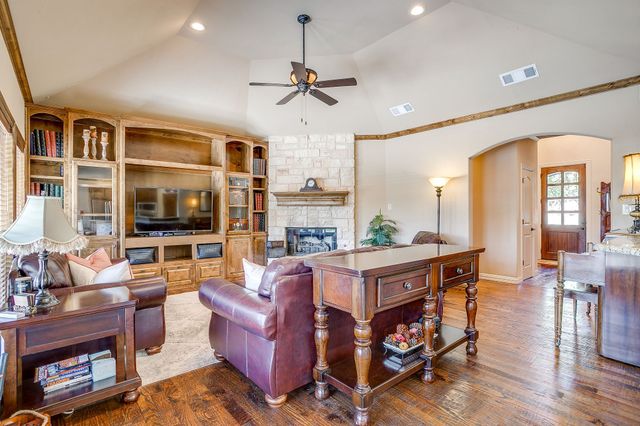 1325 Whisper Willows Drive, Fort Worth, TX 76052