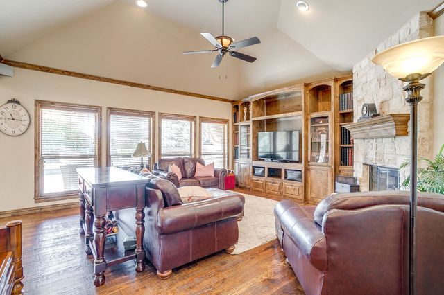 1325 Whisper Willows Drive, Fort Worth, TX 76052