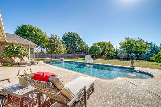 1325 Whisper Willows Drive, Fort Worth, TX 76052