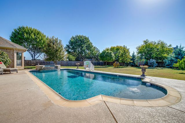 1325 Whisper Willows Drive, Fort Worth, TX 76052