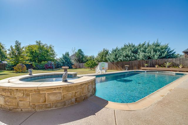 1325 Whisper Willows Drive, Fort Worth, TX 76052