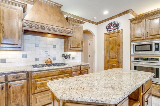 1325 Whisper Willows Drive, Fort Worth, TX 76052