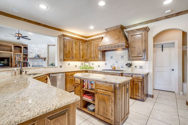 1325 Whisper Willows Drive, Fort Worth, TX 76052