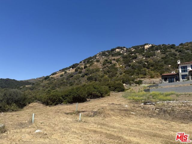 2116 Stunt Road, Calabasas, CA 91302