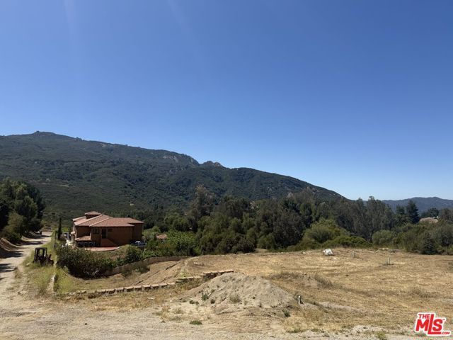 2116 Stunt Road, Calabasas, CA 91302