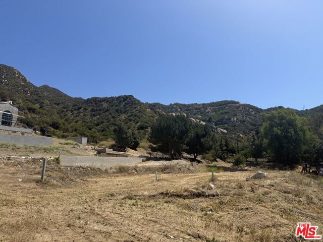 2116 Stunt Road, Calabasas, CA 91302