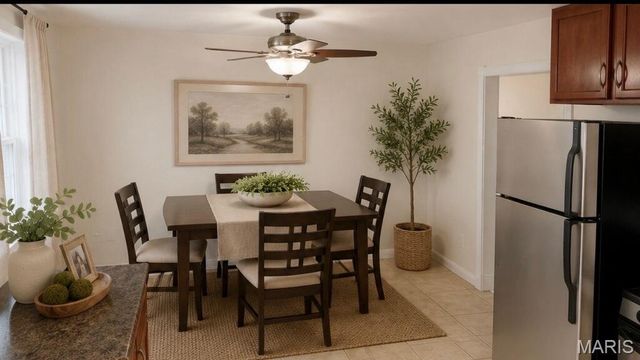 9841 Tanbark Lane, St Louis, MO 63134