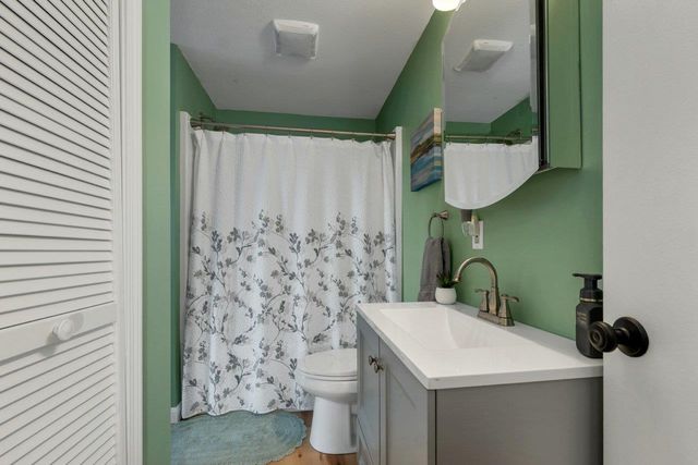 41 Evergreens Dr Apt 5, Laconia, NH 03226