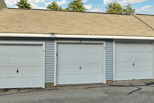 41 Evergreens Dr Apt 5, Laconia, NH 03226