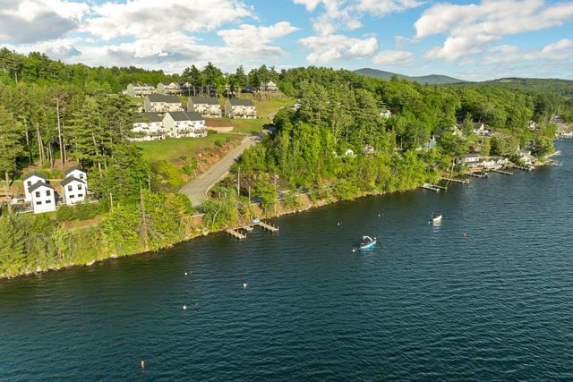41 Evergreens Dr Apt 5, Laconia, NH 03226