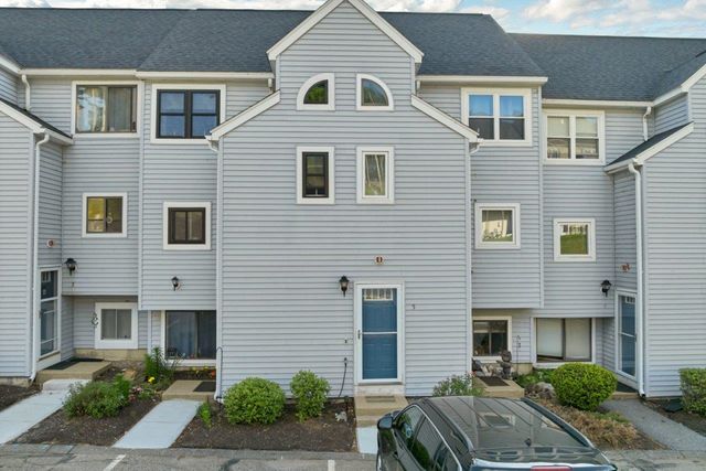 41 Evergreens Dr Apt 5, Laconia, NH 03226