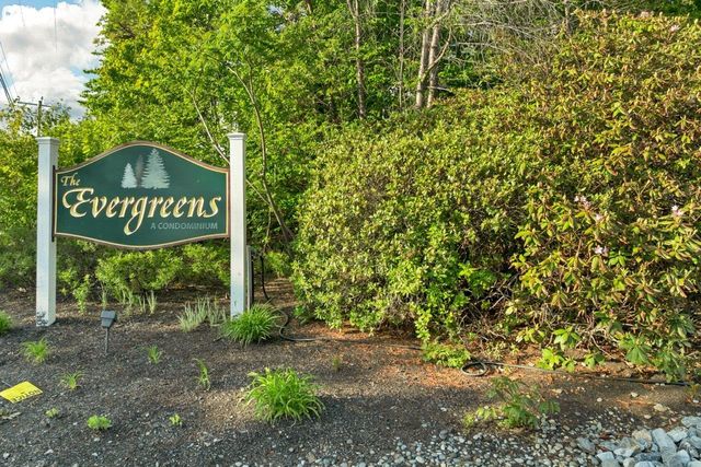 41 Evergreens Dr Apt 5, Laconia, NH 03226