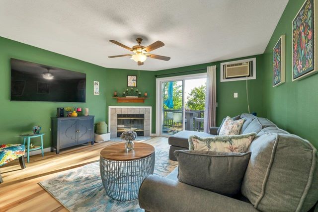 41 Evergreens Dr Apt 5, Laconia, NH 03226