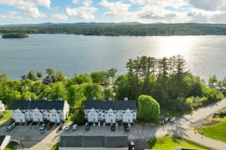 41 Evergreens Dr Apt 5, Laconia, NH 03226