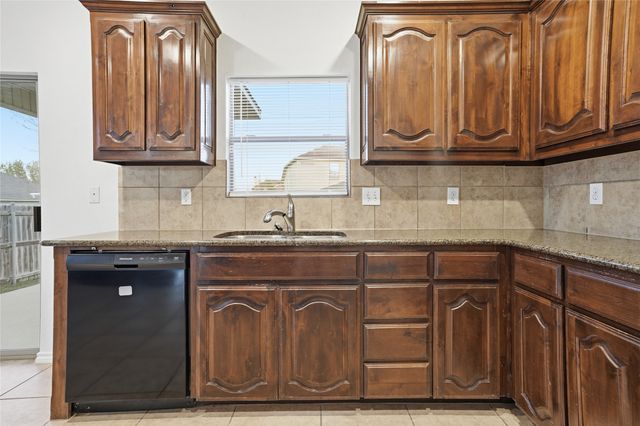 713 San Felipe Trail, Fort Worth, TX 76052