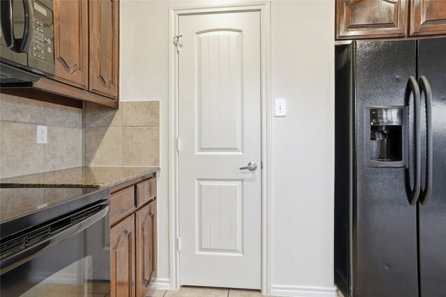 713 San Felipe Trail, Fort Worth, TX 76052