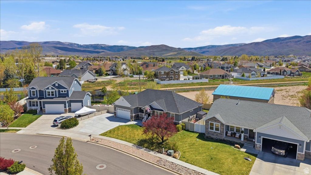 Image 46 of property listing at 667 S FALLKIRK, Heber City, UT 84032