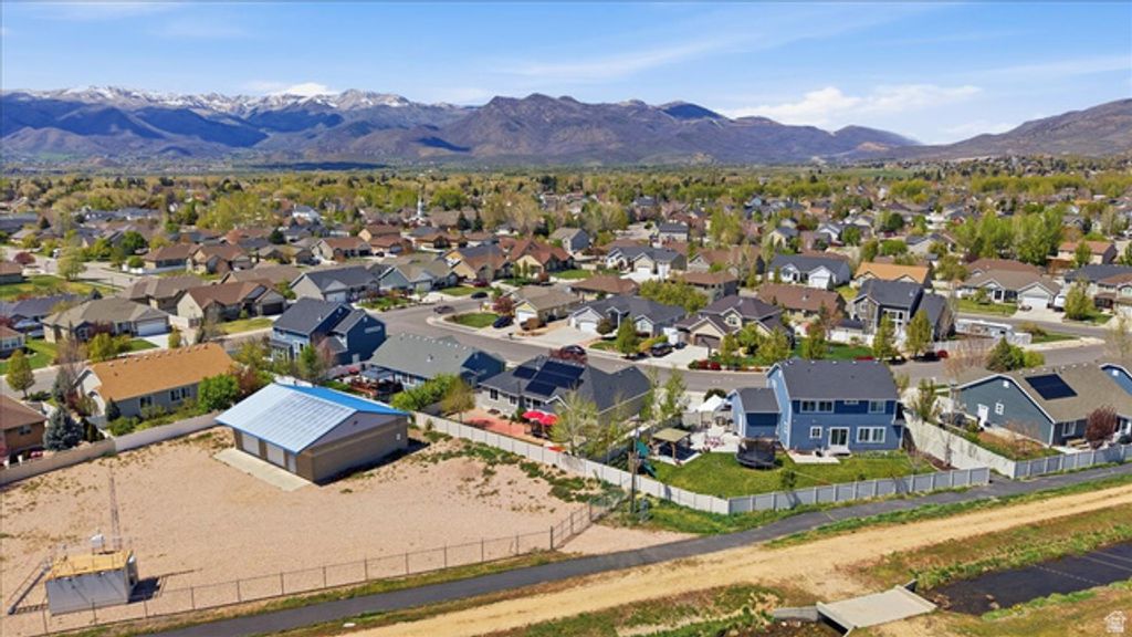 Image 49 of property listing at 667 S FALLKIRK, Heber City, UT 84032
